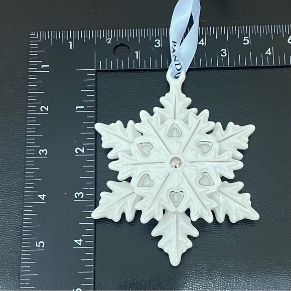 Retired 2015 PANDORA Snowflake Holiday Christmas Ornament - Picture 4 of 12
